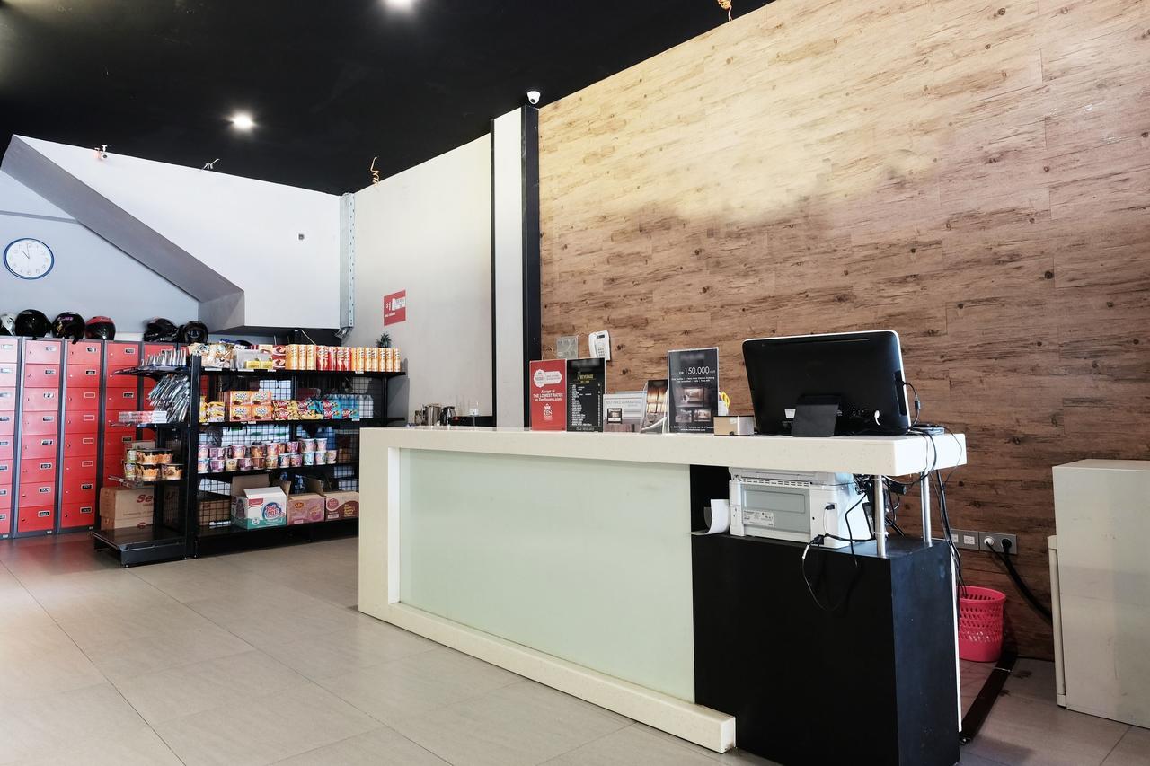 Juanda Airport Hostel Gedangan Екстериор снимка