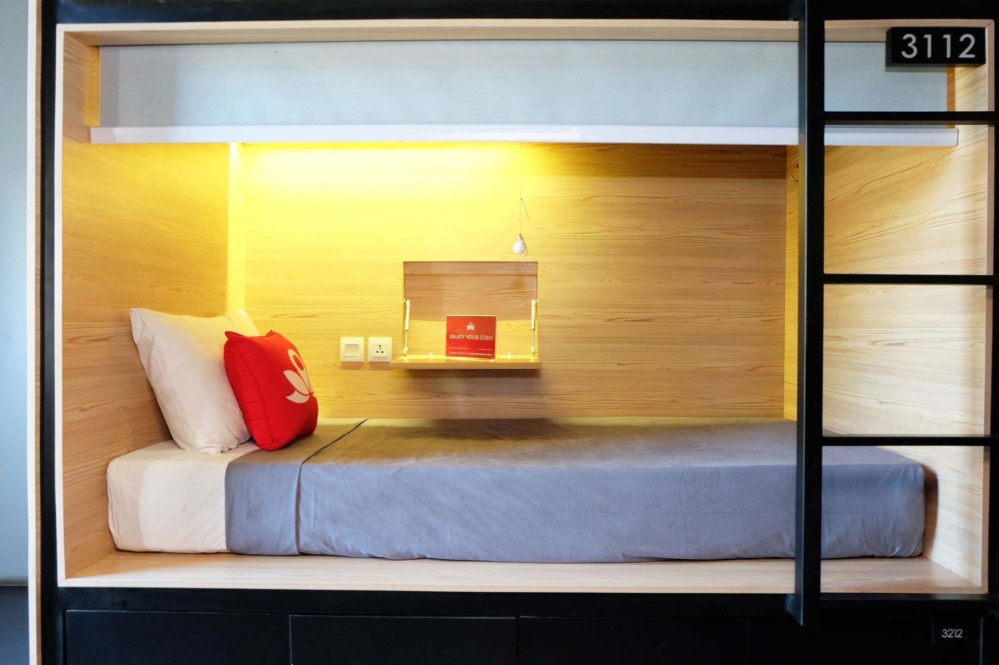 Juanda Airport Hostel Gedangan Екстериор снимка